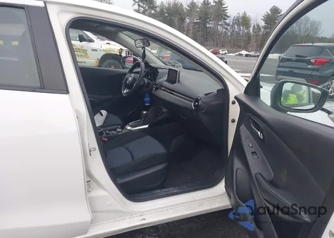 2018 Toyota Yaris Ia из США, поврежденный, VIN 3MYDLBYV8JY332894